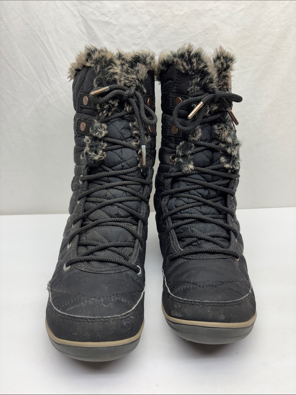 Columbia faux fur waterproof boots, size 8.5 women’s, box 81 CG